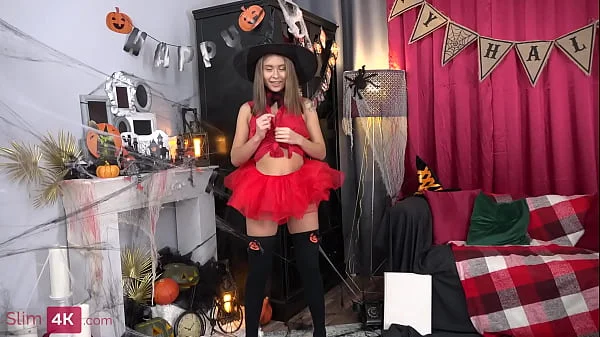 Skye Young - Dude analyzed his GF on Halloween